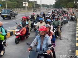 Mudik Toron, Pengendara Roda 2 Padati Jembatan Suramadu