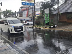 Hujan Deras di Lembang dan Sepinya Wisatawan Meski Libur Panjang