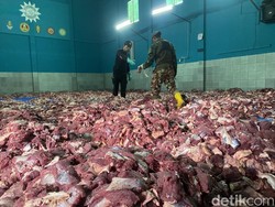 Penampakan Gunungan Daging Kurban di Banjarnegara