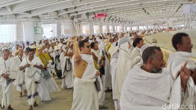 Menguak Kisah Orang Indonesia Pertama yang Naik Haji, Begini Sejarahnya
