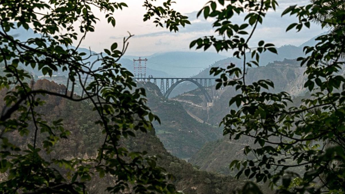 China Resmi Buka Jembatan Tertinggi di Dunia, Menjulang 625 Meter