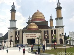 Masjid Agung Sukabumi Bagikan 10.000 Kupon Daging Kurban ke Warga