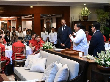 img-title Pemain Timnas Dihadiahi Jam Tangan Mewah oleh Prabowo, Sumber Dana Dipertanyakan