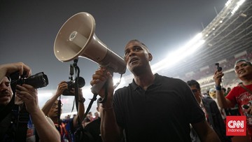Sorotan Dunia Olahraga CNN Sport : Kluivert Blak-blakan: Pemain Naturalisasi Tidak Dijamin Selalu Main