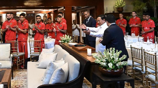 Istana Pastikan Jam Rolex Prabowo untuk Timnas Tak Pakai Uang Negara Menteri Sekretaris Negara Prasetyo Hadi menyebut pemberian jam Rolex dari Presiden RI Prabowo Subianto untuk Timnas Indonesia tidak memakai anggaran negara.