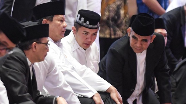 Idul Adha Ajarkan Pengorbanan untuk Kemaslahatan Lebih Besar Presiden Prabowo mengucapkan selamat Iduladha dan menekankan keikhlasan dan pengorbanan untuk kemaslahatan umat.