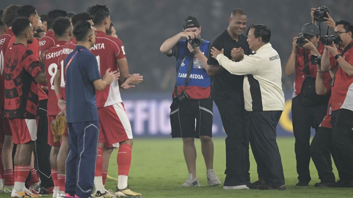 Momen Ole Romeny 2 Kali Tepuk Bahu Prabowo