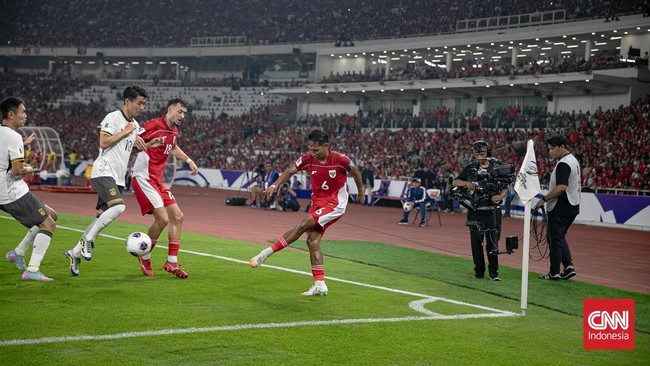 Alasan Kluivert Mainkan 7 Pemain Liga 1 di Indonesia vs China Patrick Kluivert membeberkan alasan mengapa banyak menurunkan pemain Liga 1 saat Timnas Indonesia menang 1-0 atas China.