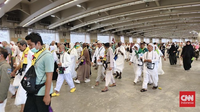 Bank Syariah Indonesia (BSI) dan Kemenhaj RI teken MoU untuk tingkatkan layanan keuangan jamaah haji. BSI siap dukung ibadah haji 2026 dengan digitalisasi.