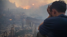 FOTO: Api Lalap Kapuk Muara Jakarta, Ribuan Warga Mengungsi