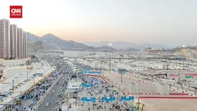 VIDEO: Jemaah Haji Indonesia Padati Jamarat di Hari Kedua Jumrah