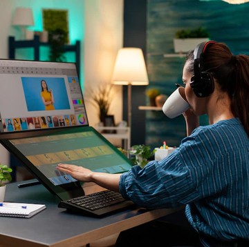 Kreatif dan Estetik, 5 Zodiak Ini Cocok Banget Jadi Graphic Designer!