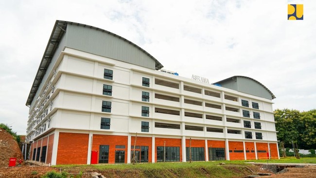 Kementerian PU selesaikan pembangunan Paralympic Training Center di Karanganyar untuk mendukung prestasi atlet difabel Indonesia di kancah internasional.