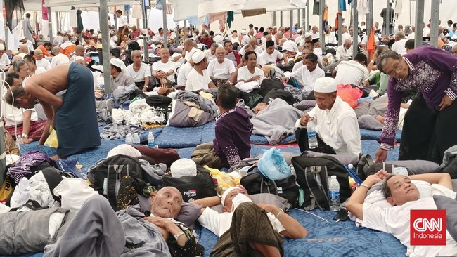 DPR menilai pansus perlu dibentuk karena tim pengawas banyak menemukan ketidaksesuaian kebijakan dalam penyelenggaraan haji 2025.