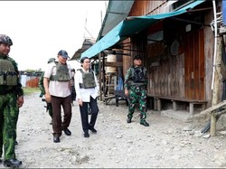 Sri Mulyani Pakai Rompi Anti Peluru saat Kunker ke Papua