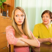 Mertua Suka Ikut Campur? Kenali 7 Tipe Mertua Beracun dan Cara Menyikapinya