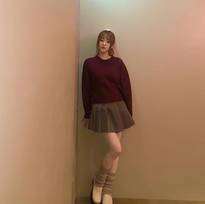 Get the Look: Inspirasi Gaya Cute Pakai Cardigan ala Cho Yi Hyun
