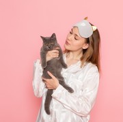 Punya Kucing di Rumah? Ini Tips Efektif Hilangkan Bau Kencingnya!