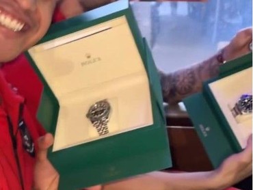Segini Harga Jam Tangan Mewah yang Didapat Pemain Timnas dari Presiden Prabowo