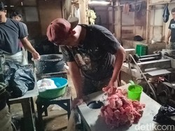 Usai Idul Adha, Jasa Penggilingan Daging Ramai Diserbu Pengunjung