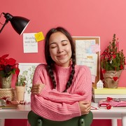 5 Tips Hidup Tenang Tanpa Memedulikan Perkataan Buruk Orang Lain