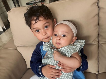 Manisnya Leshia Anak Lesti Kejora di Usia 5 Bulan, Intip Potretnya Bareng Sang Kakak