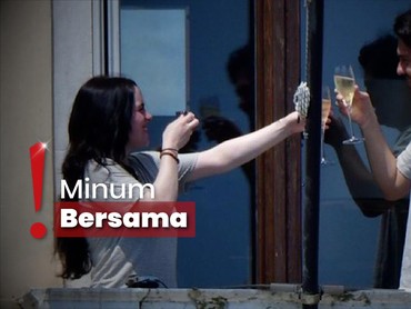 img-title Mesra Ciuman di Balkon, Billie Eilish dan Nat Wolff DIkonfirmasi Pacaran