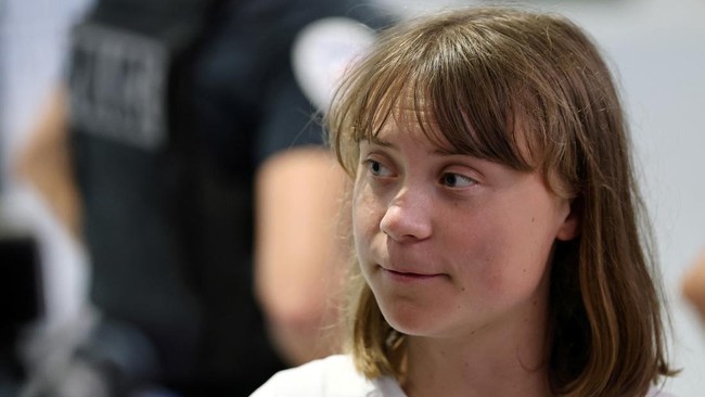 Aktivis lingkungan Greta Thunberg telah tiba di Paris, Prancis, usai dideportasi dari Israel, Selasa (10/6).