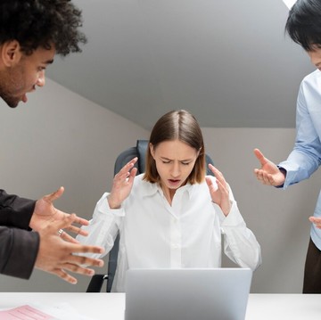 6 Cara Efektif Menghadapi Lingkungan Kerja yang Toksik, Agar Kamu Tetap Bisa Produktif!