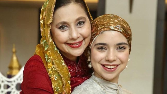 Diterima di 3 Kampus Ternama di Dunia, 7 Potret Isabel Anak Ayu Azhari yang Berprestasi