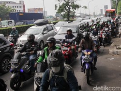 Keluhan Warga Telat Masuk Kerja gegara Macet Parah di Jl TB Simatupang