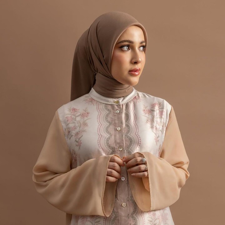 <p>Paras cantiknya membuat Miskah seketika menarik perhatian publik yang ingin mengetahui latar belakang menantu Pak Muh tersebut. Tak terkecuali saat hamil, kecantikan Miskah semakin terpancar ya Bunda. Foto: Instagram @miskahshf</p>