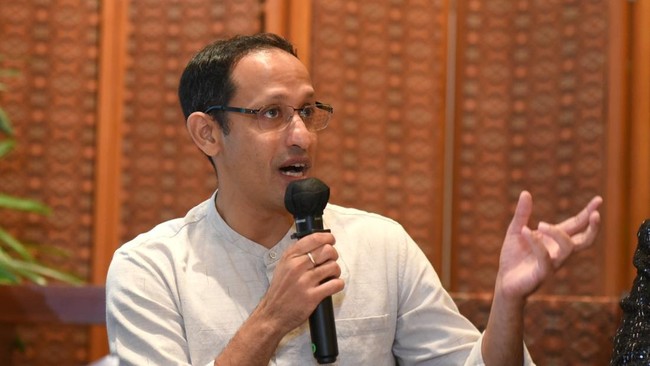 Nadiem Kaget Kasus Korupsi Laptop Rp9,9 T Diusut, Kejagung Buka Suara Kejagung merespons Nadiem yang kaget program pengadaan laptop chromebook di eranya kini tengah diusut padahal prosesnya sudah didampingi Jamdatun.