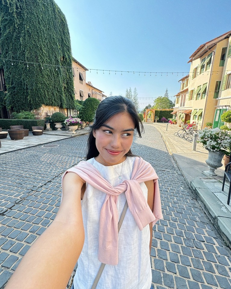 Namira Adjani Namira Adjani
