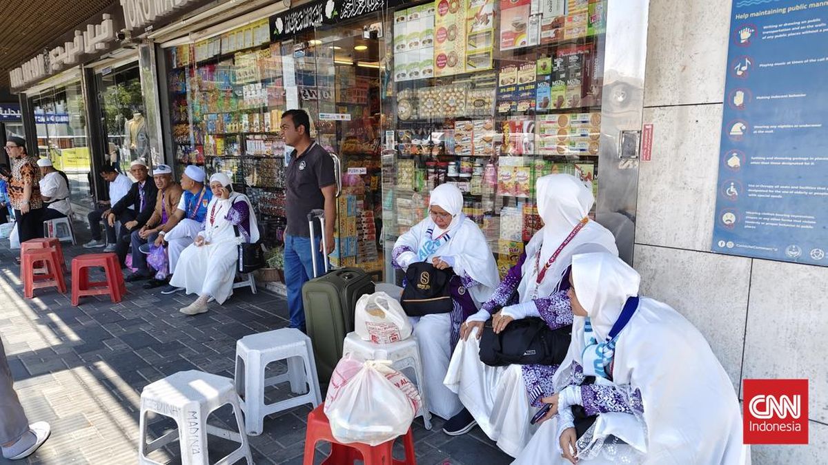 Jelang Pulang, Jemaah RI Berburu Oleh-oleh di Pasar Al Balad Jeddah
