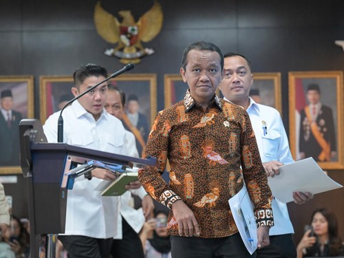 Perintah Prabowo, Bahlil Minta 80 Ribu Kopdes Ikut Bangun PLTS di Desa