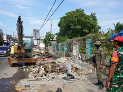 Satpol PP Bogor Tertibkan 142 Bangunan Liar di Citeureup dan Babakan Madang