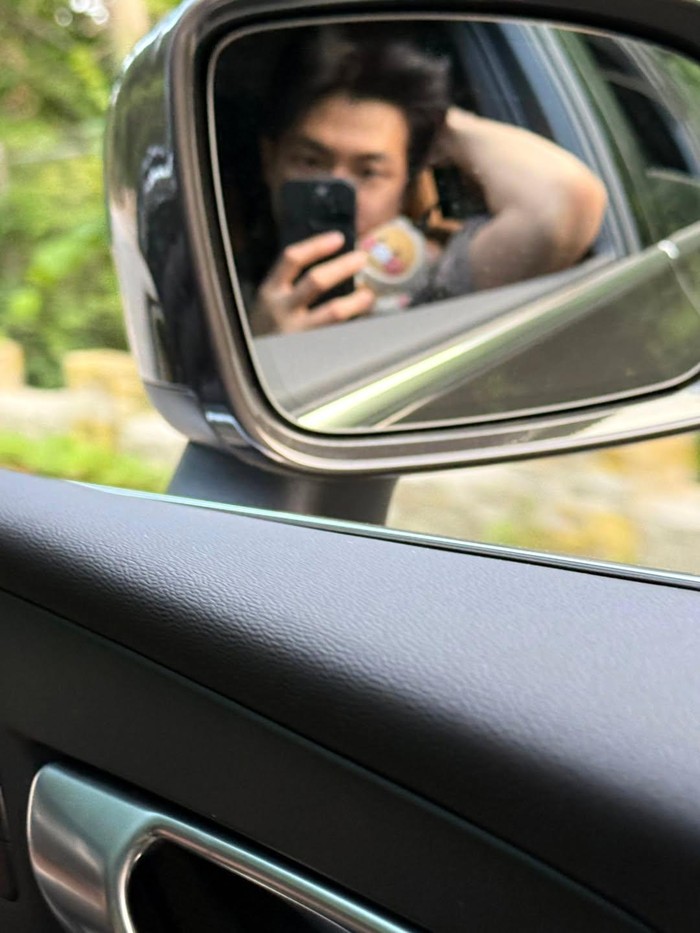 RM juga mengunggah foto dengan menuliskan '2023.12.11 ~ 2025.6.10' sebagai caption di Instagram pribadinya. Selamat untuk RM dan V yang telah menyelesaikan tugas wajib militer!/ Foto: instagram.com/rkive