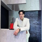 Bikin Heboh, Aktor Korea So Ji Sub Hadiahkan Emas untuk Kru hingga Pemain Drama Mercy for None