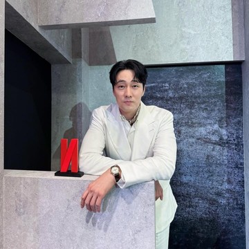 Bikin Heboh, Aktor Korea So Ji Sub Hadiahkan Emas untuk Kru hingga Pemain Drama Mercy for None