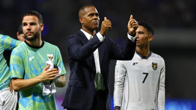 Pelatih Timnas Indonesia Patrick Kluivert merasa beruntung karena anak asuhnya tidak kalah dari Jepang dengan skor yang lebih besar.
