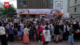 VIDEO: ARMY Australia Riuh Rayakan RM dan V BTS Pulang Wamil