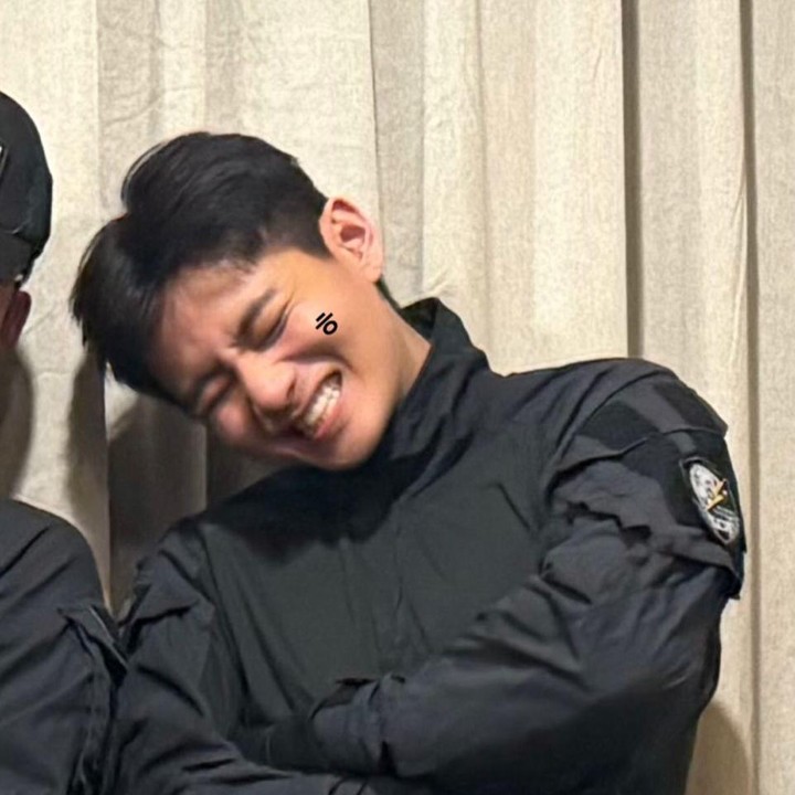 <p>Kabar baik untuk para Army di seluruh dunia. Pasalnya, dua anggota grup BTS yaitu RM dan V telah resmi menyelesaikan masa wajib militer (wamil) mereka. Keduanya pun mendapat sambutan hangat dari para penggemar yang telah lama menantikan mereka, Bunda. (Foto: Instagram@thv)</p>
