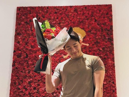 RM dan V BTS Resmi Selesai Wamil, Ini Potret Gagahnya saat Berseragam Tentara