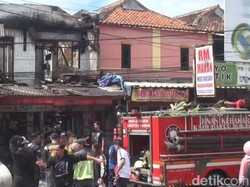 Warung Kelontong di Jatinangor Sumedang Terbakar, Lalin Sempat Macet