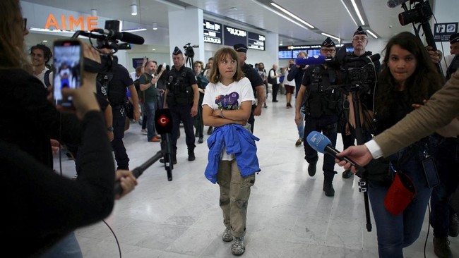 Greta Thunberg Tiba di Swedia usai Dideportasi Israel Greta Thunberg tiba di Swedia usai dideportasi Israel, setelah dicegat di perairan internasional bawa bantuan ke Gaza.
