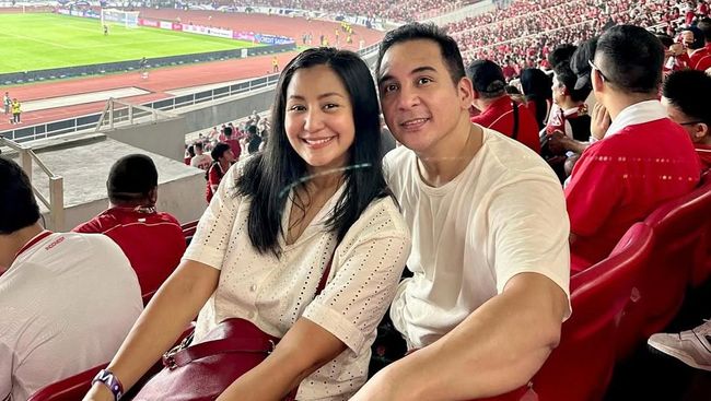 Makin Romantis, Ini Potret Amara dan Frans Mohede setelah 26 Tahun Menikah