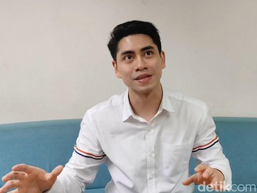 img-title Terkait Hubungan Verrell Bramasta dan Fuji, Athalla Naufal Hargai Privasi Kakaknya