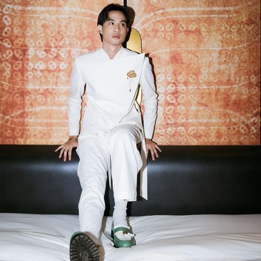 Terpopuler: 7 Rekomendasi Sepatu Jalan untuk Traveling Vs Devano Hapus Nama Danendra