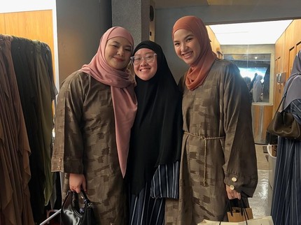 Support Bisnis Natasha Rizky, Intip 5 Potret Eriska Rein Kenakan Hijab